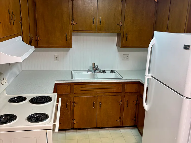 118 N Spring St #1 — Photo 5