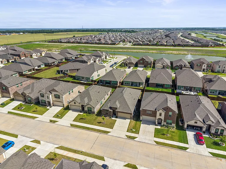 147 Starfall Dr — Photo 30