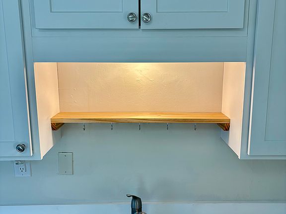 4th image of 52 Genesee St #3