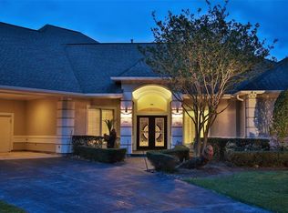 22 Stonegate Park Ct, Spring, TX 77379