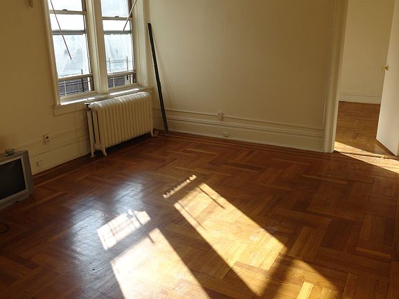 4th image of 168 Clinton Ave APT 1