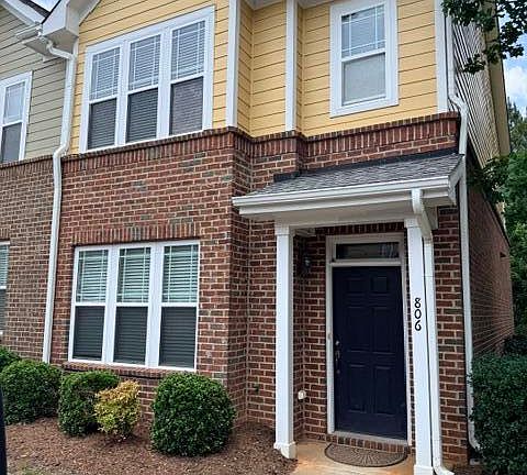 2nd image of 806 Carpenter Glenn Dr