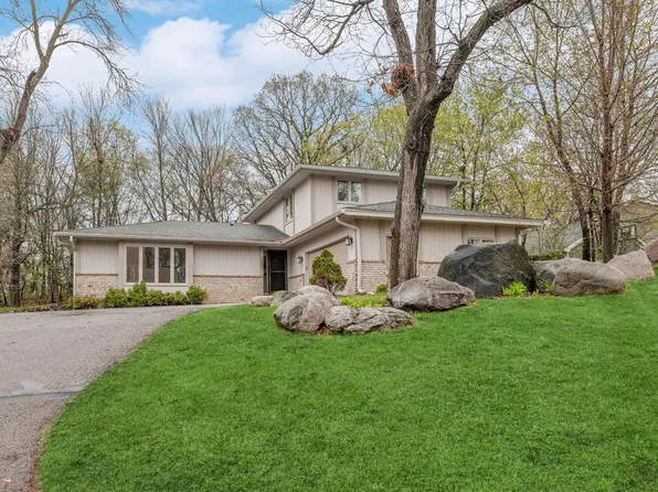 7963 131st St W, Apple Valley, MN 55124