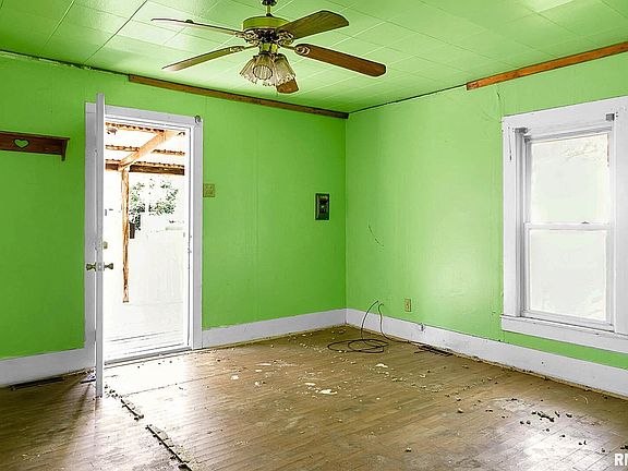 3rd image of 506 E Smith Ave