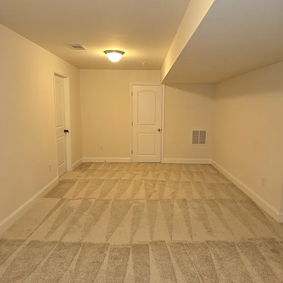 303 Ellis Ct — Photo 17