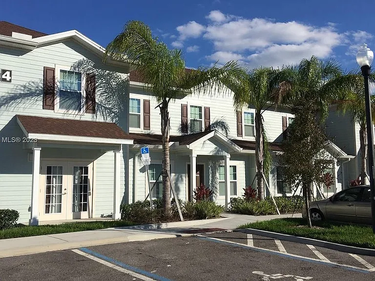 8967 Shine Dr — Photo 40