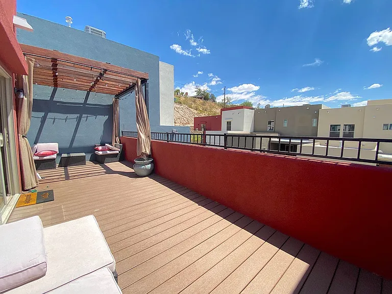4004 Camelot Hts #B — Photo 33