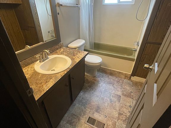 5th image of 2200 NE Holmes Rd #6
