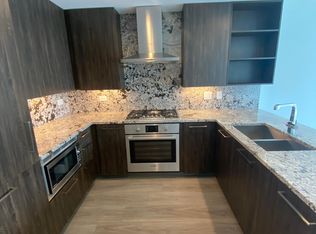 740 N Hudson Ave #1601, Chicago, IL 60654