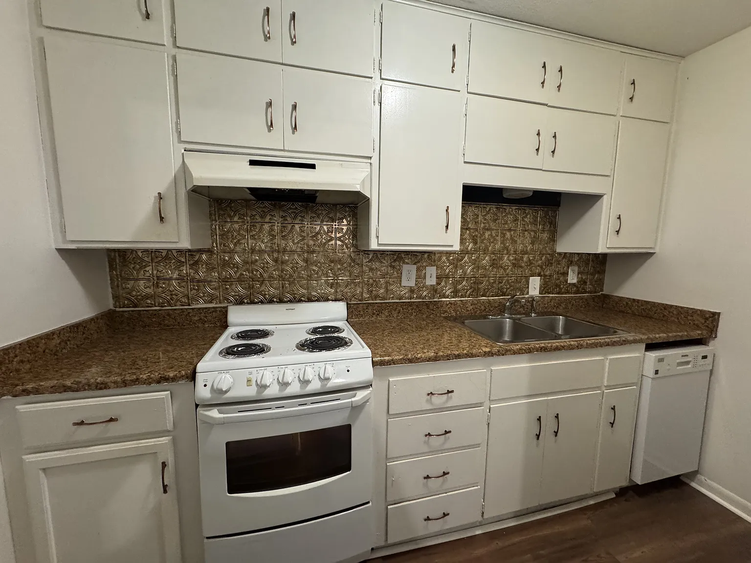 1033 5th Street — Photo 3