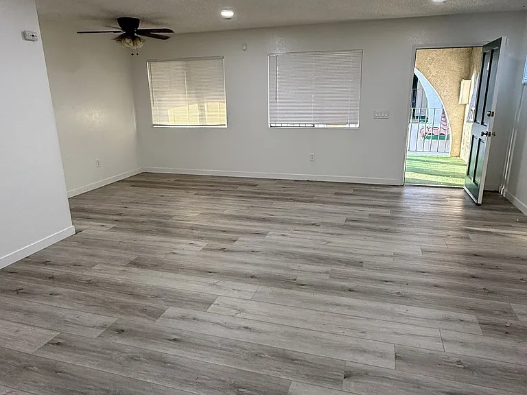 1394 Yucca Dr #C — Photo 10