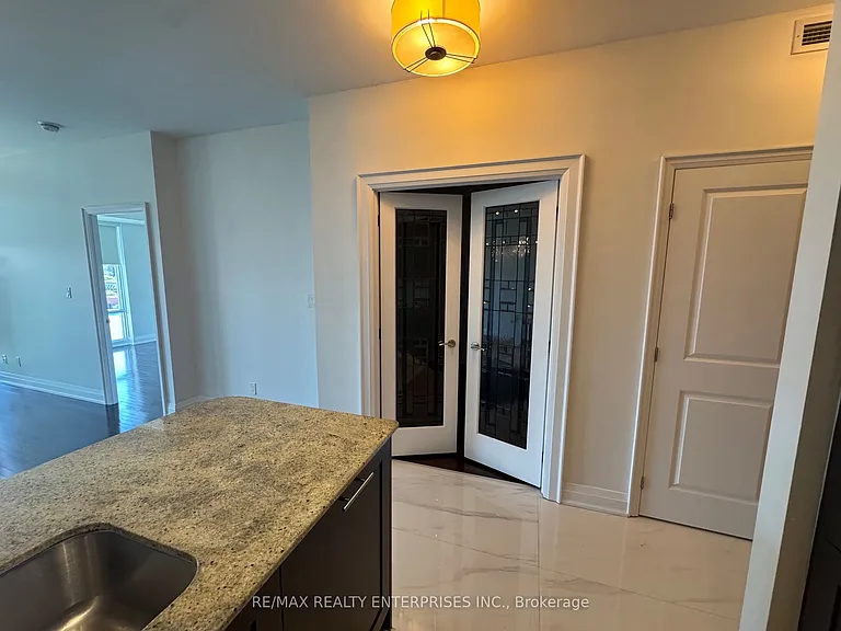 1 Bedford Rd #605 — Photo 6
