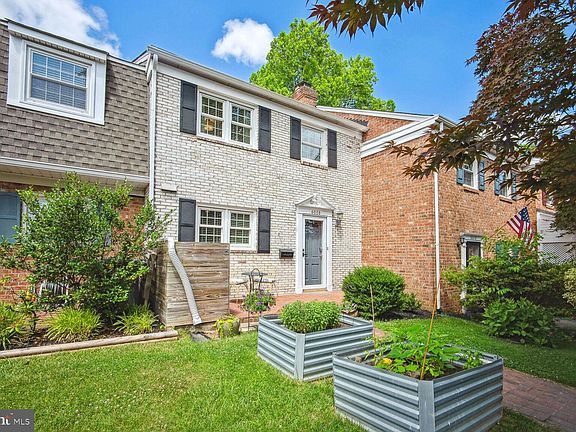 2nd image of 6008 Hardwick Pl
