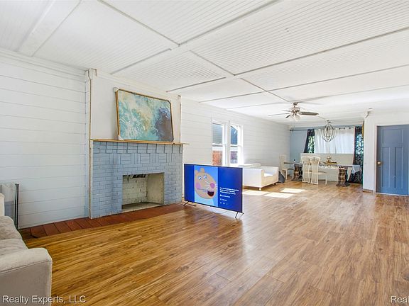 3rd image of 6494 London St