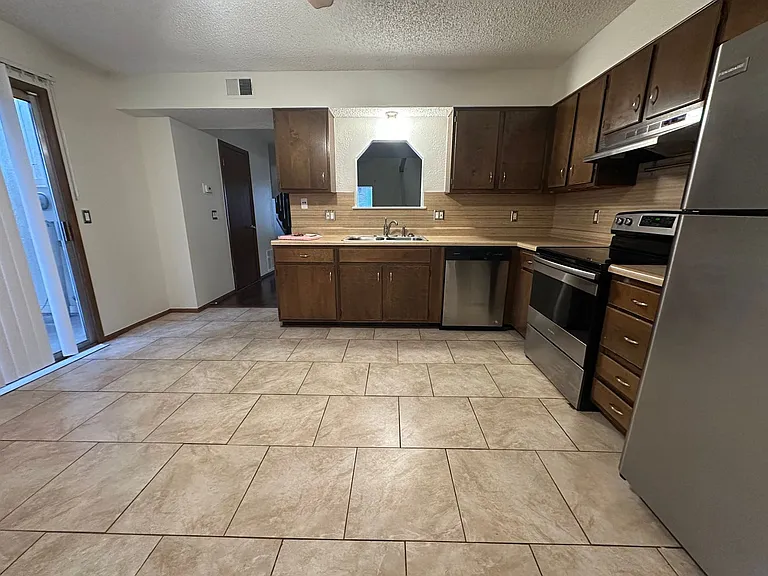 9643 Hefner Village Blvd — Photo 15