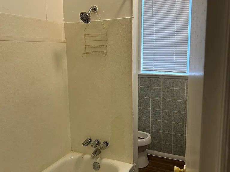 5447 Sansom St #2 — Photo 8