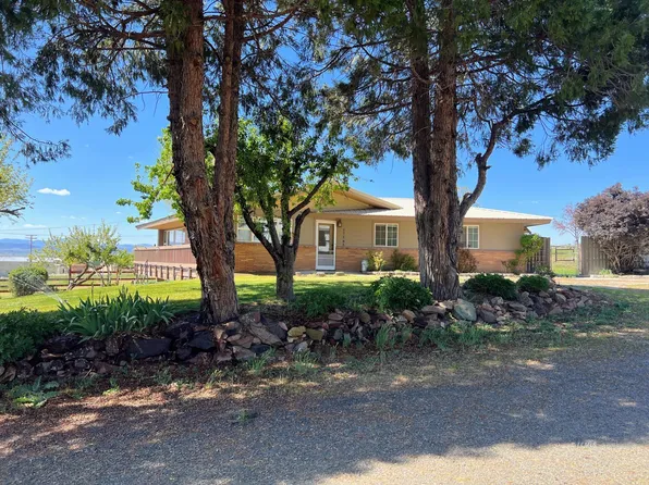 17585 Highway 395, Lakeview, OR 97630