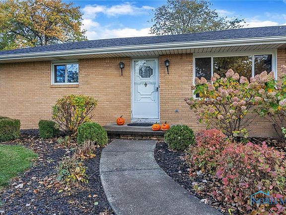 2nd image of 1180 Emily Dr