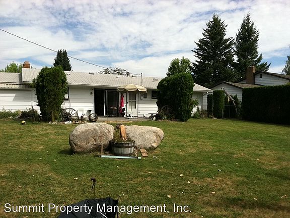 3rd image of 915 Dixon Ave