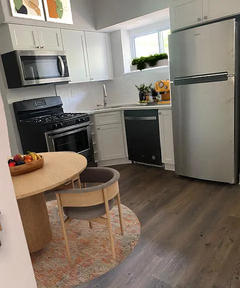 3406 Mount Pleasant Ave — Photo 2