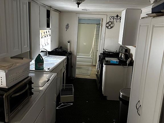 4th image of 1255 Dallas Street