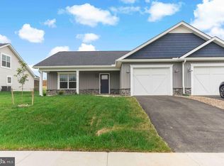 215 Dripping Spring Dr, Hedgesville, WV 25427