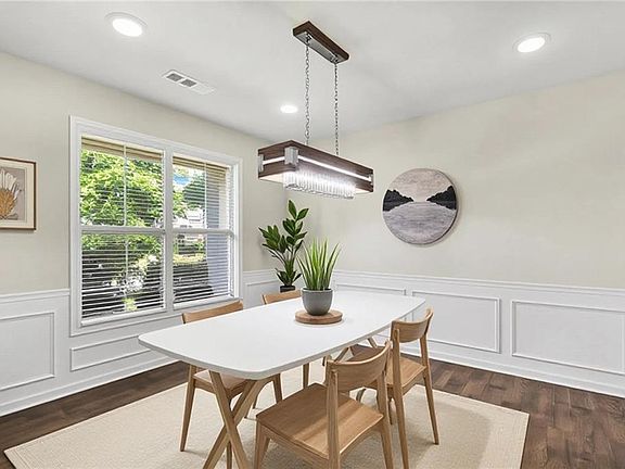 3rd image of 5118 Amberland Sq