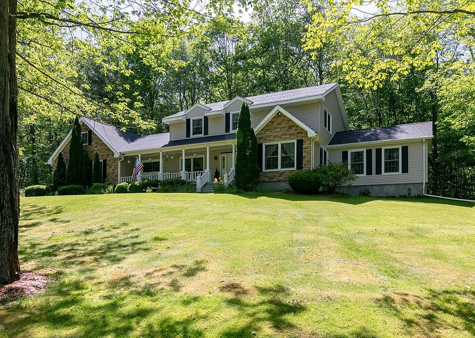 1st image of 29 Pine Forest Dr