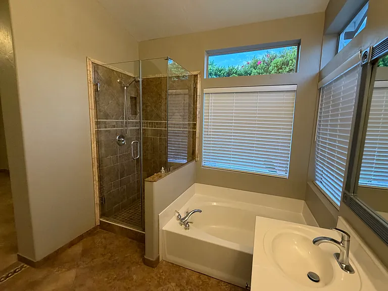 1850 W Desert Ln — Photo 18
