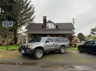 1102 Grove Ave, Tillamook, OR 97141