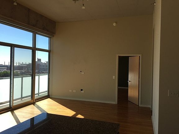 2nd image of 1620 S Michigan Ave Unit 1208