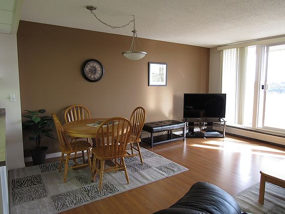 4th image of 4902 37th St #611