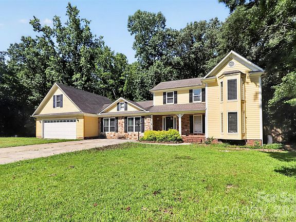 2nd image of 2499 Lazy Oak Dr