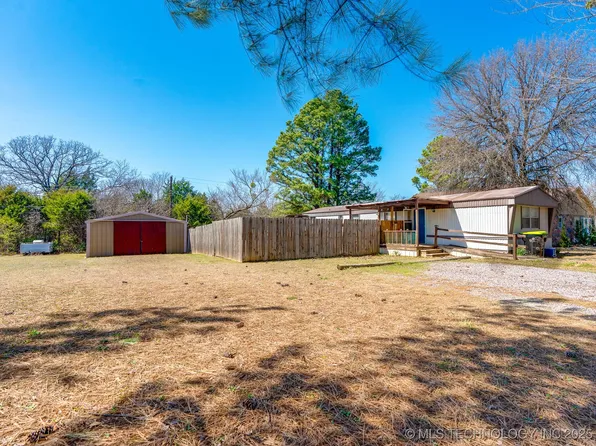 823 Wolfe Ln, Ada, OK 74820