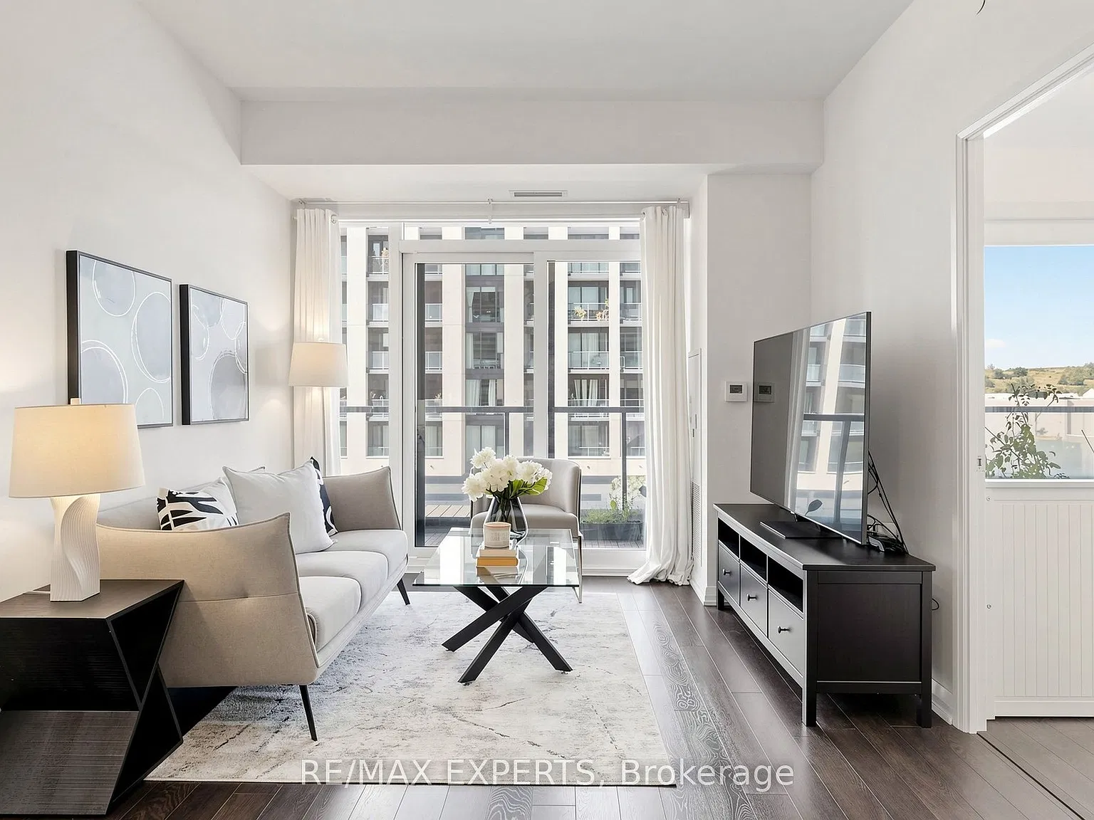 Indigo Condos — Photo 3