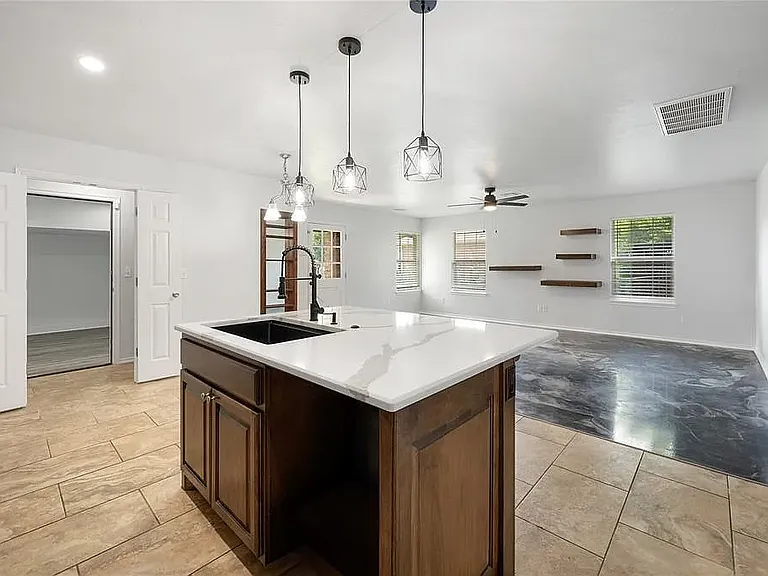 1423 NW 98th St — Photo 28