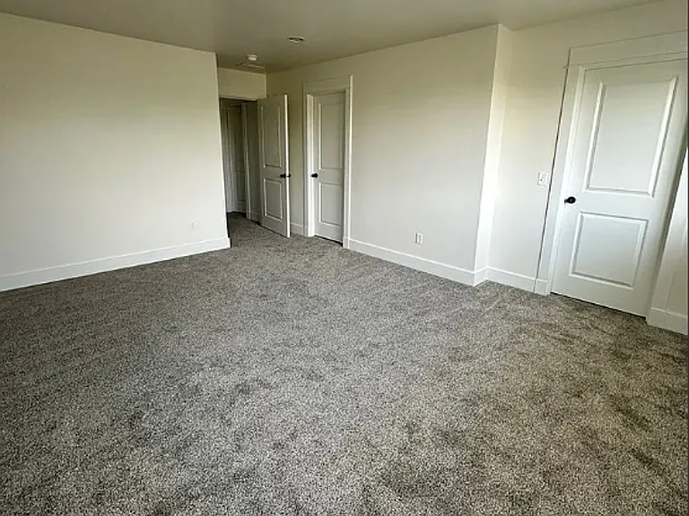 374 Kimball Ave #A — Photo 15