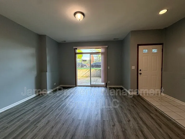 2711 W Congress Pkwy #1 — Photo 2