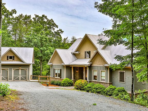 5th image of 520 Mountain Laurel Ln