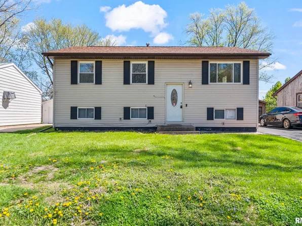 328 Parkview Dr, Rochester, IL 62563