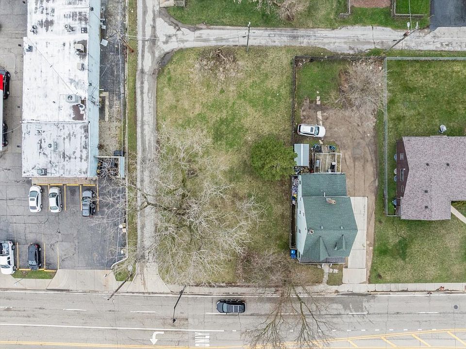 2nd image of 2130 Lewis Ave