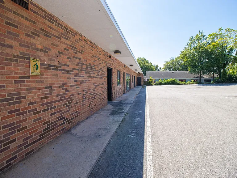 1840 Hampton Street — Photo 22