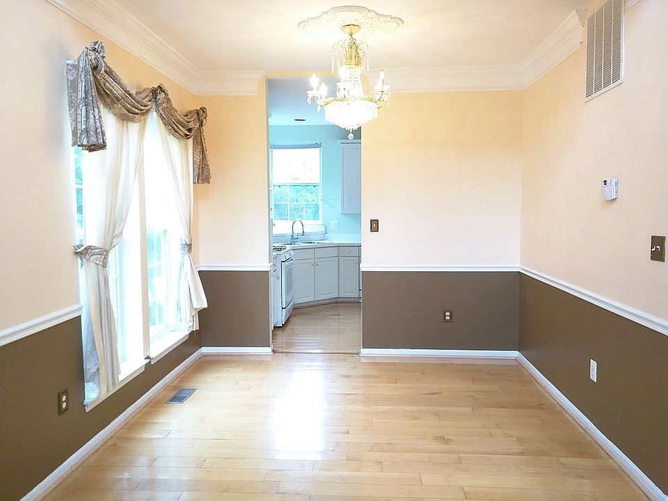 Formal Dining