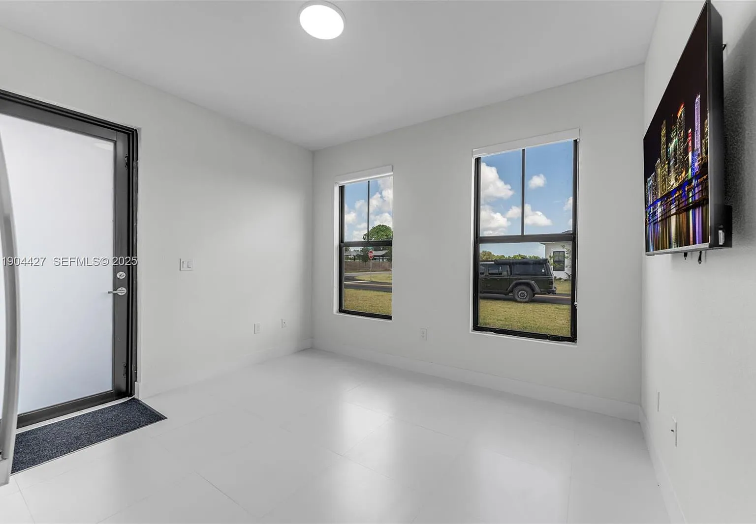 1 bed, 1.0 bath, 2088 sqft, $2,000 — Photo 4