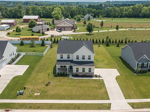 2nd image of 2141 Creswell Dr