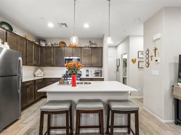 752 Sleeping City Ave, Henderson, NV 89015