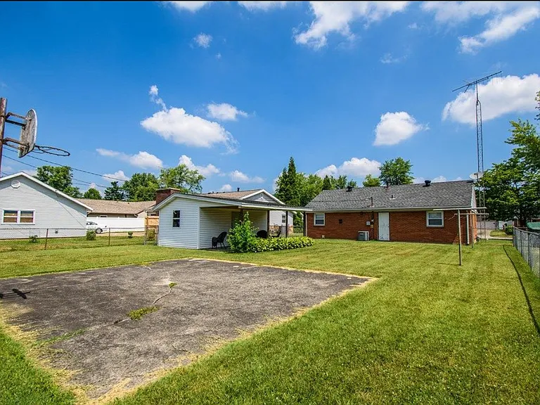 316 Whittier Dr — Photo 3