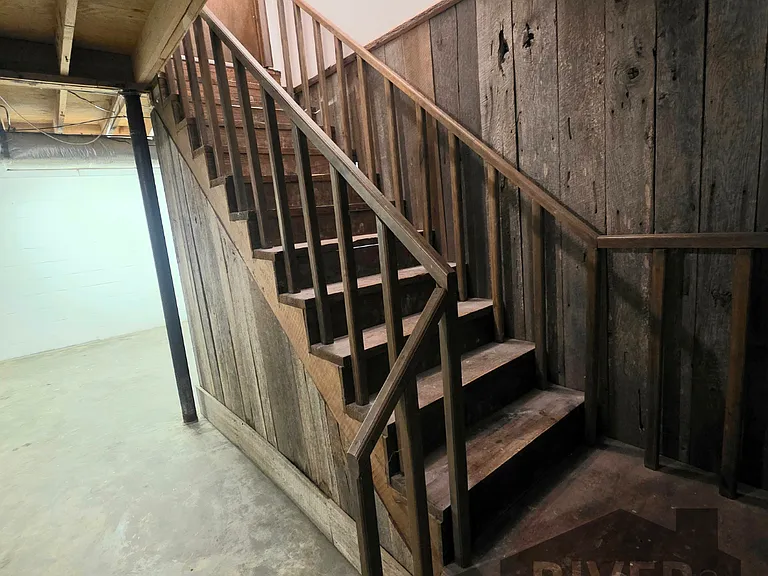 1233 Ridge Dr — Photo 8