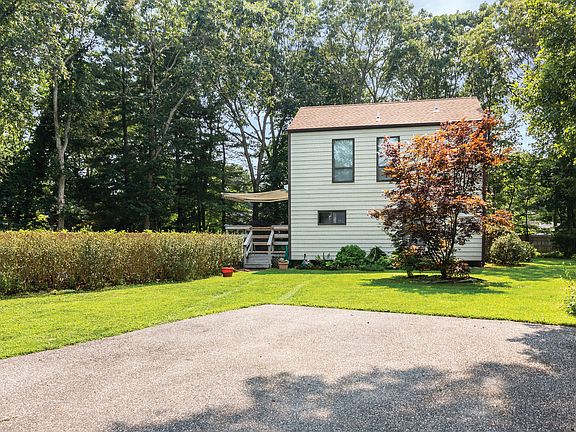 2nd image of 17 Woodcock Ln