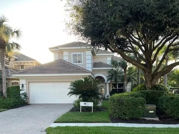 9217 Troon Lakes DR, NAPLES, FL 34109